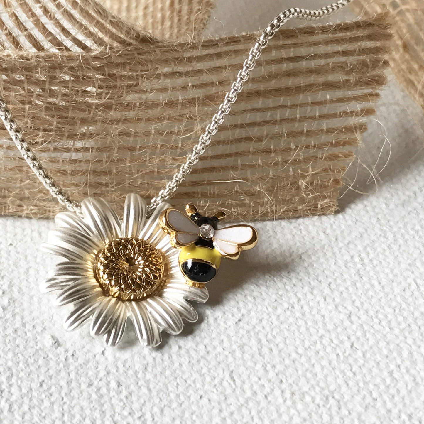 Bee BOXED Daisy Necklace