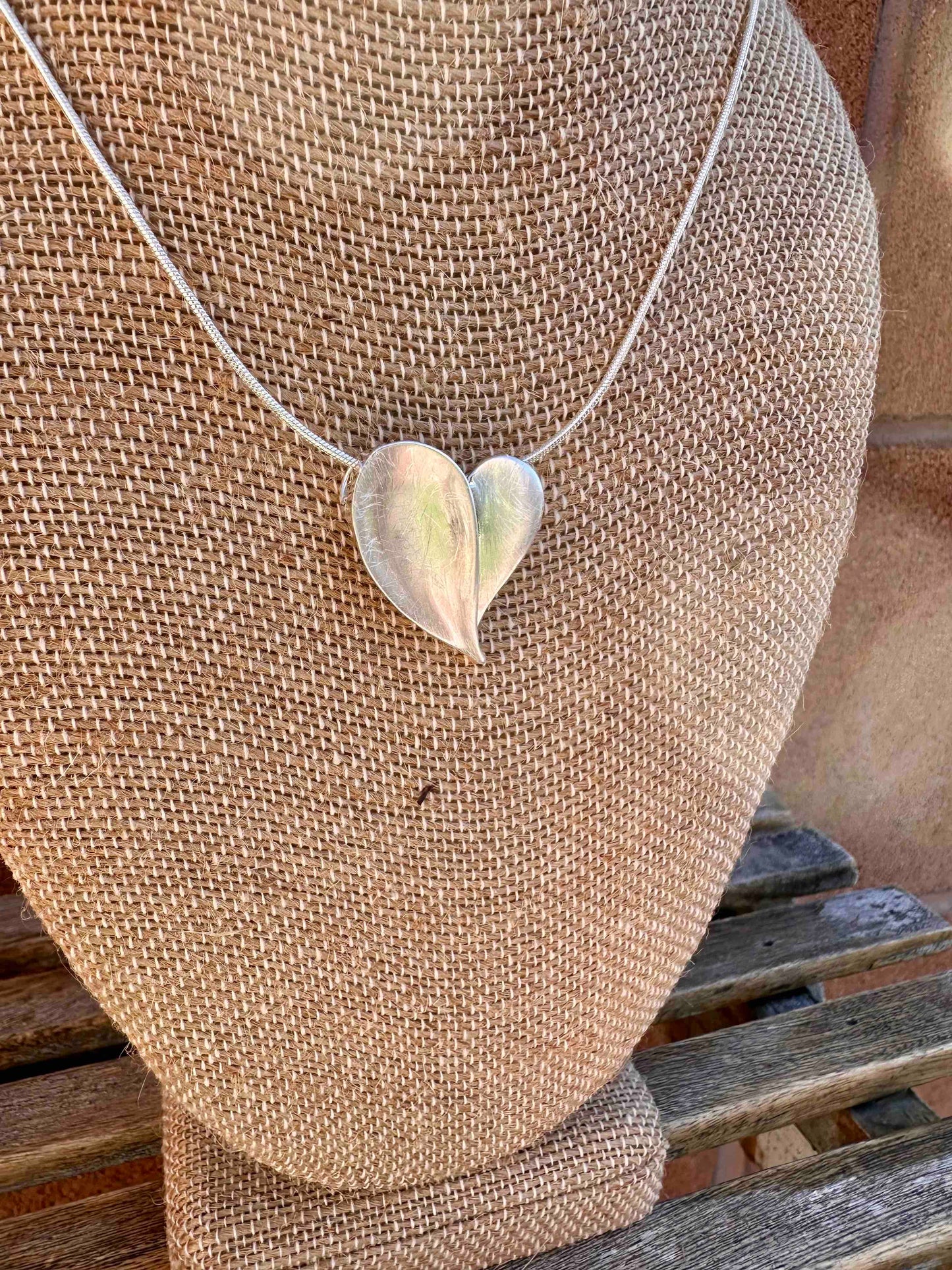 Puffy, swirl Valetine heart necklace