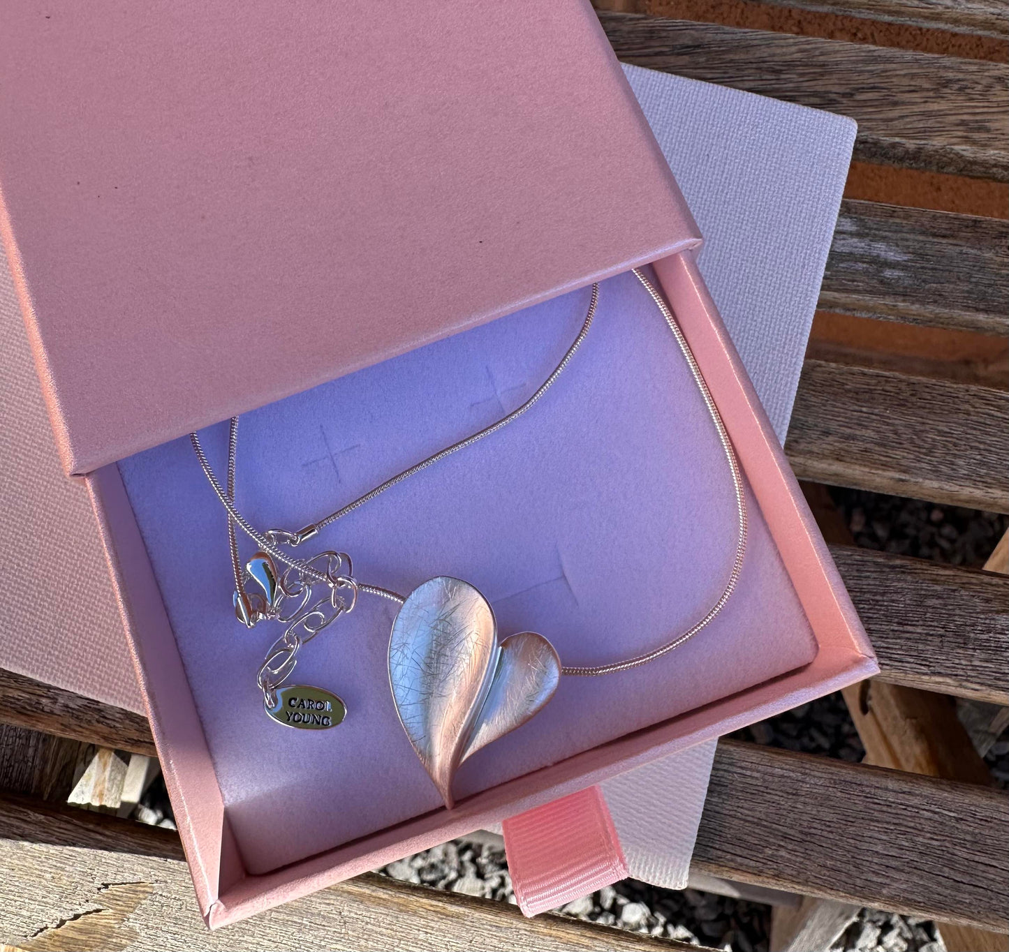 Puffy, swirl Valetine heart necklace