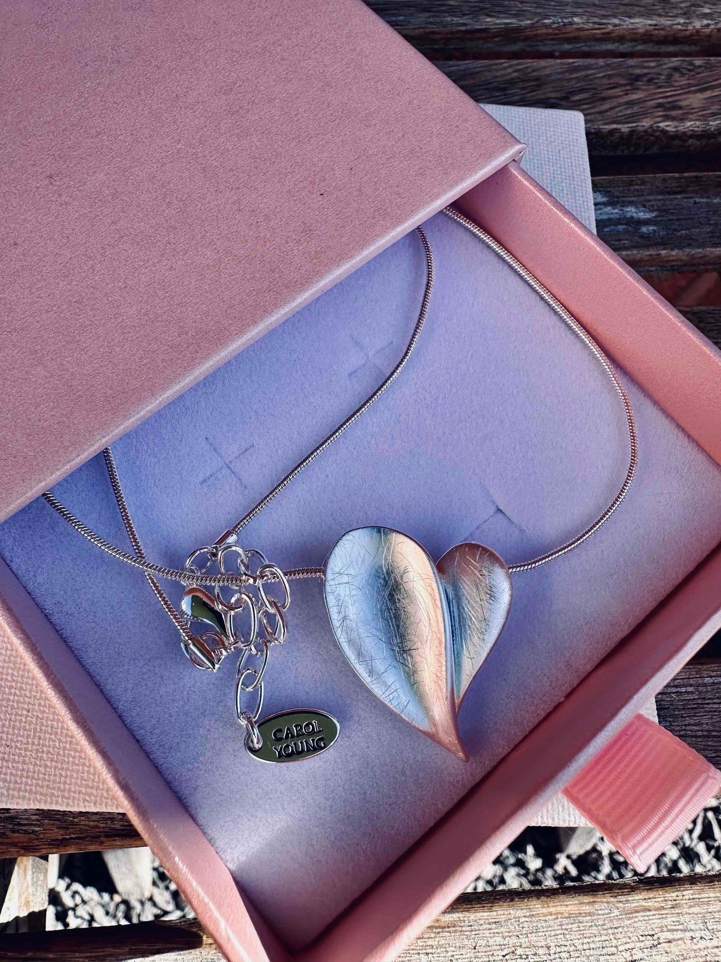 Puffy, swirl Valetine heart necklace