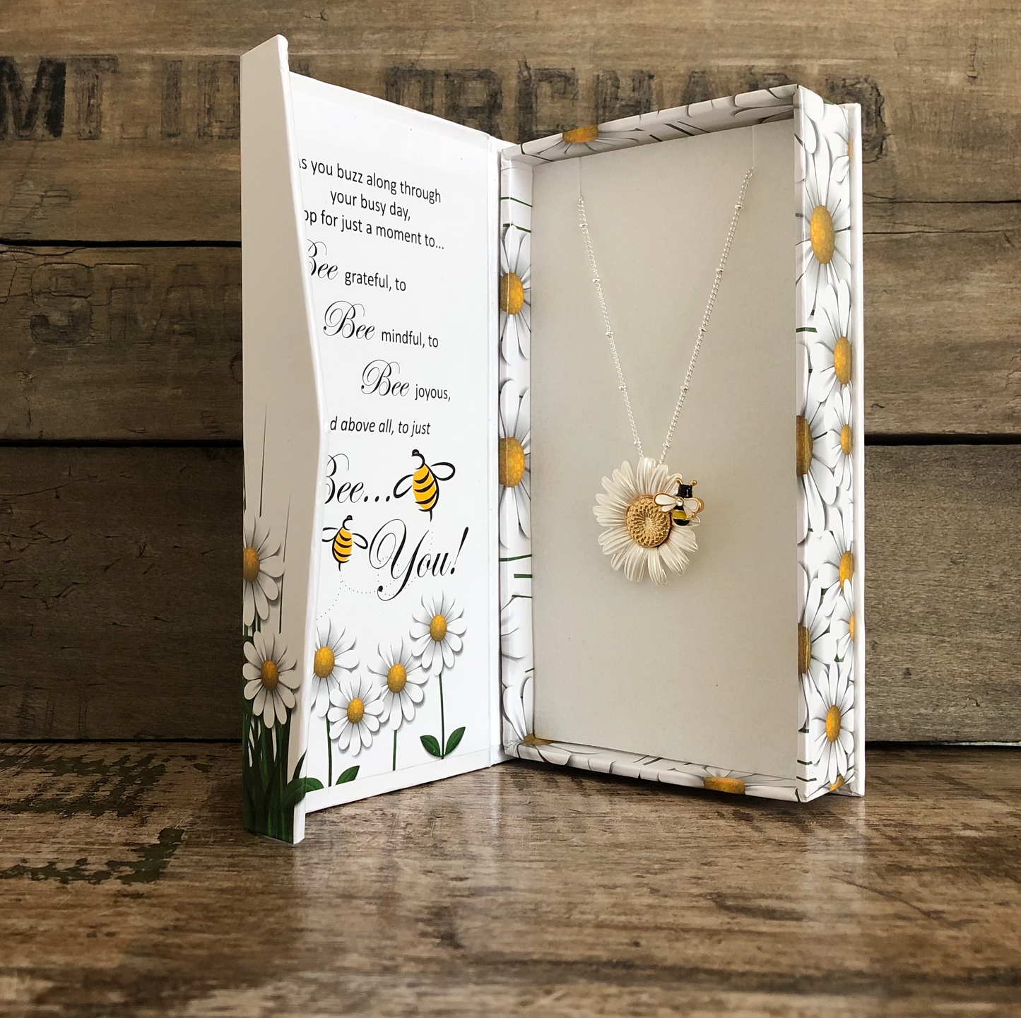 Bee BOXED Daisy Necklace